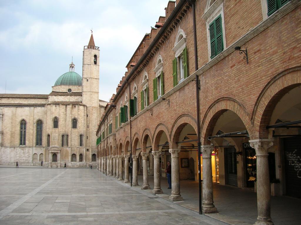 Dietro Piazza Apartment Ascoli Piceno Exterior photo